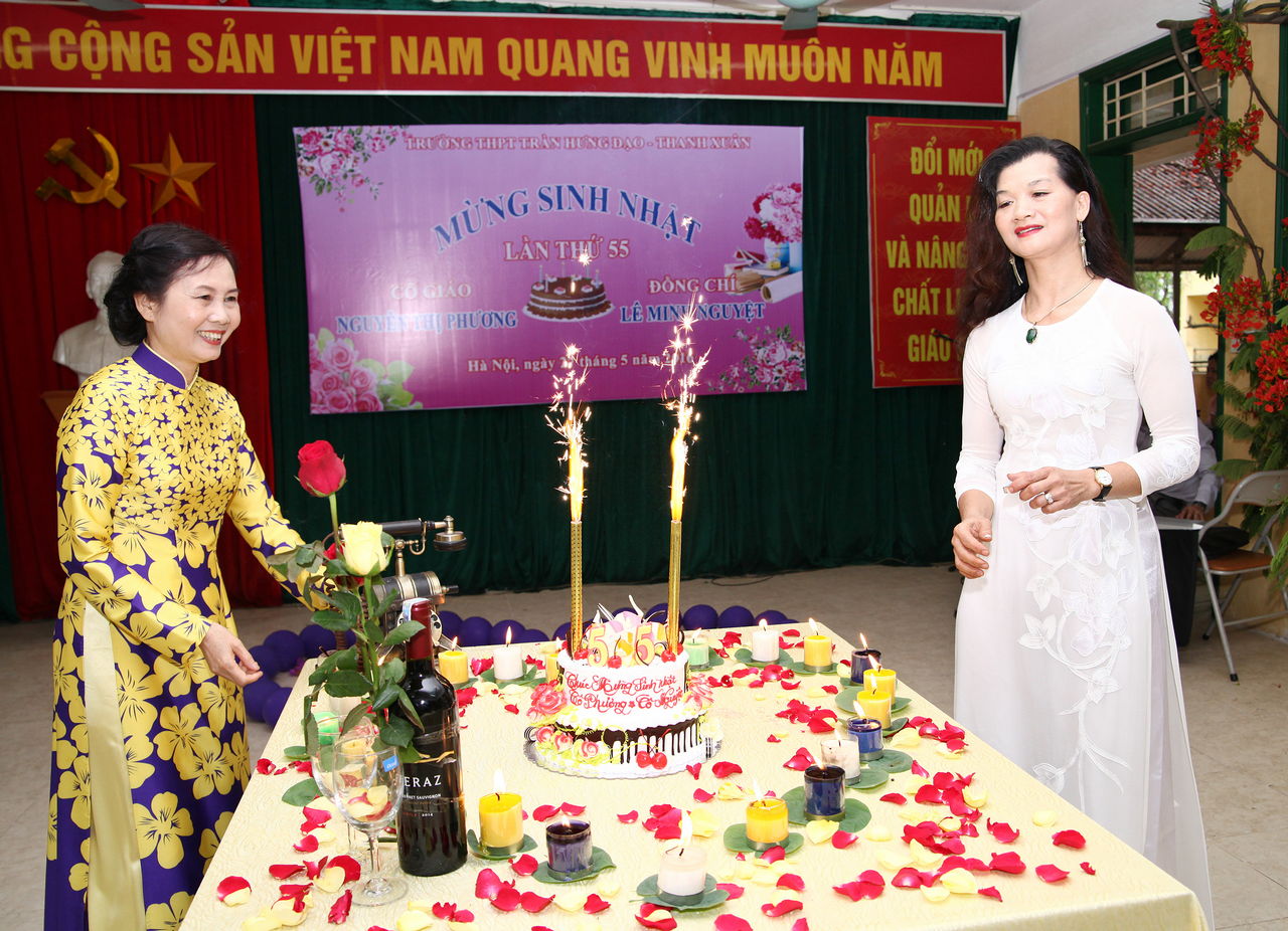 Mừng sinh nhật c� gi�o Nguyễn Thị Phương, c� L� Minh Nguyệt
